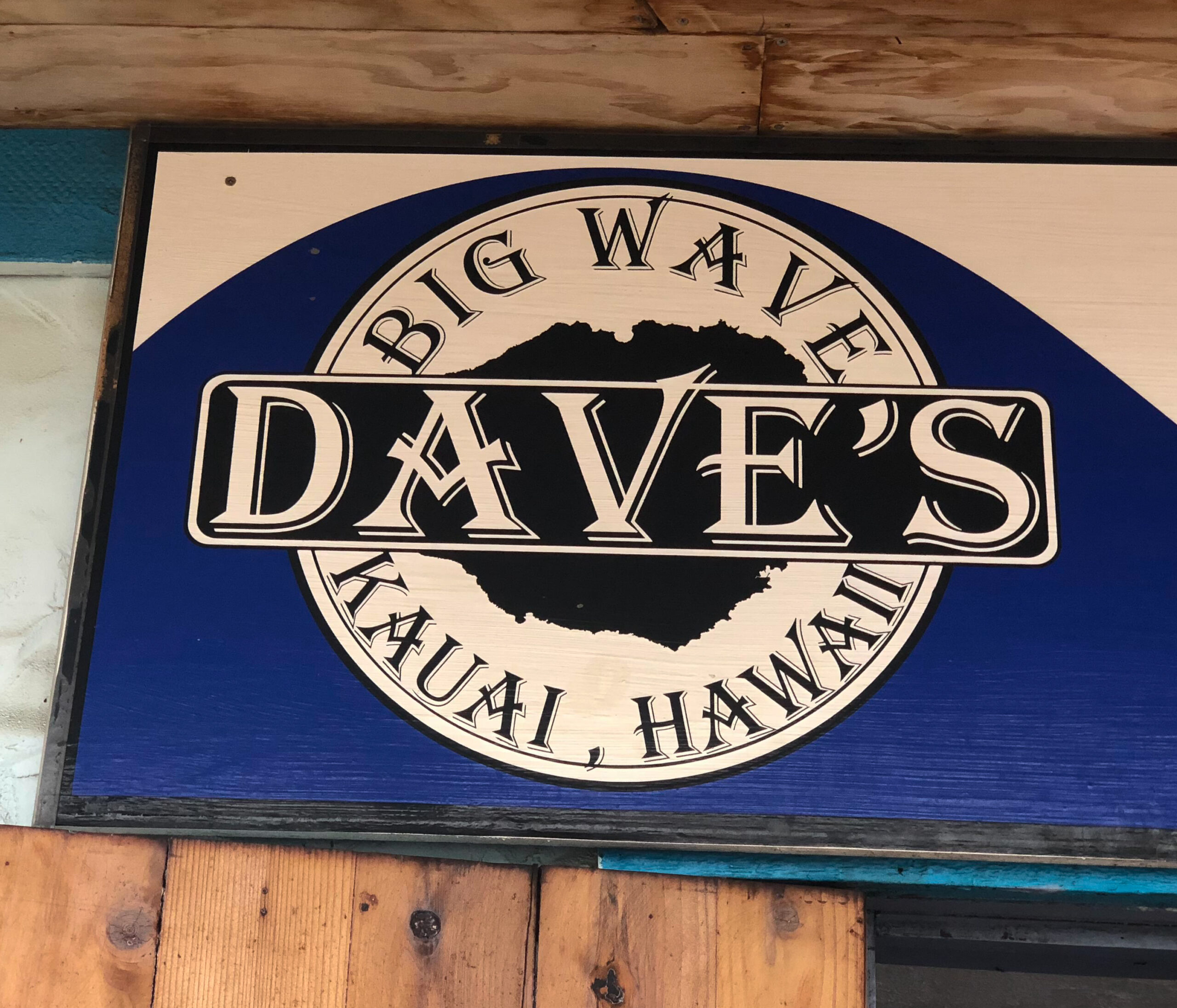 The Best Dive Bar Mai Tai in Kauai – Big Wave Dave’s Dive Bar! 