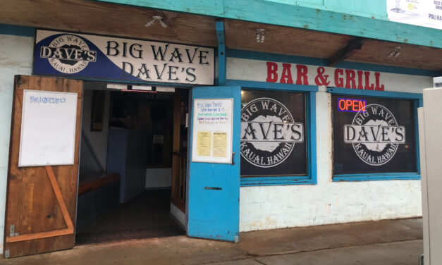 The Best Dive Bar Mai Tai on Kauai – Big Wave Daves Dive Bar! ~ When You Travel to Kauai