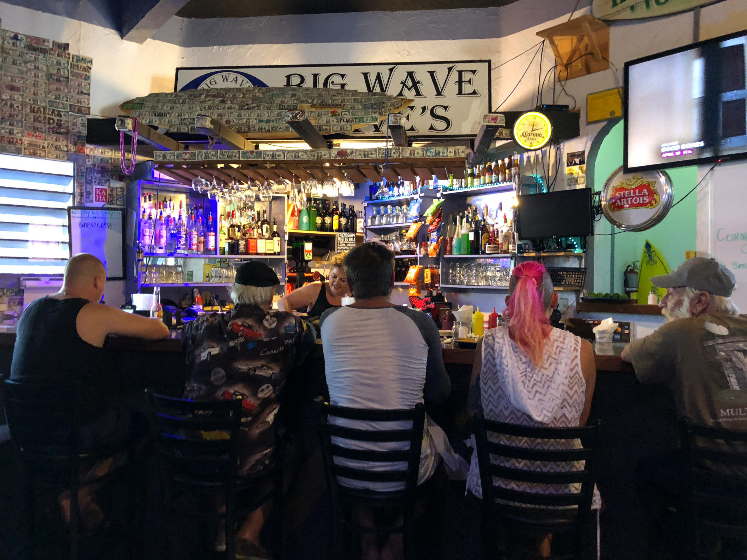 The Best Dive Bar Mai Tai in Kauai – Big Wave Dave’s Dive Bar! 