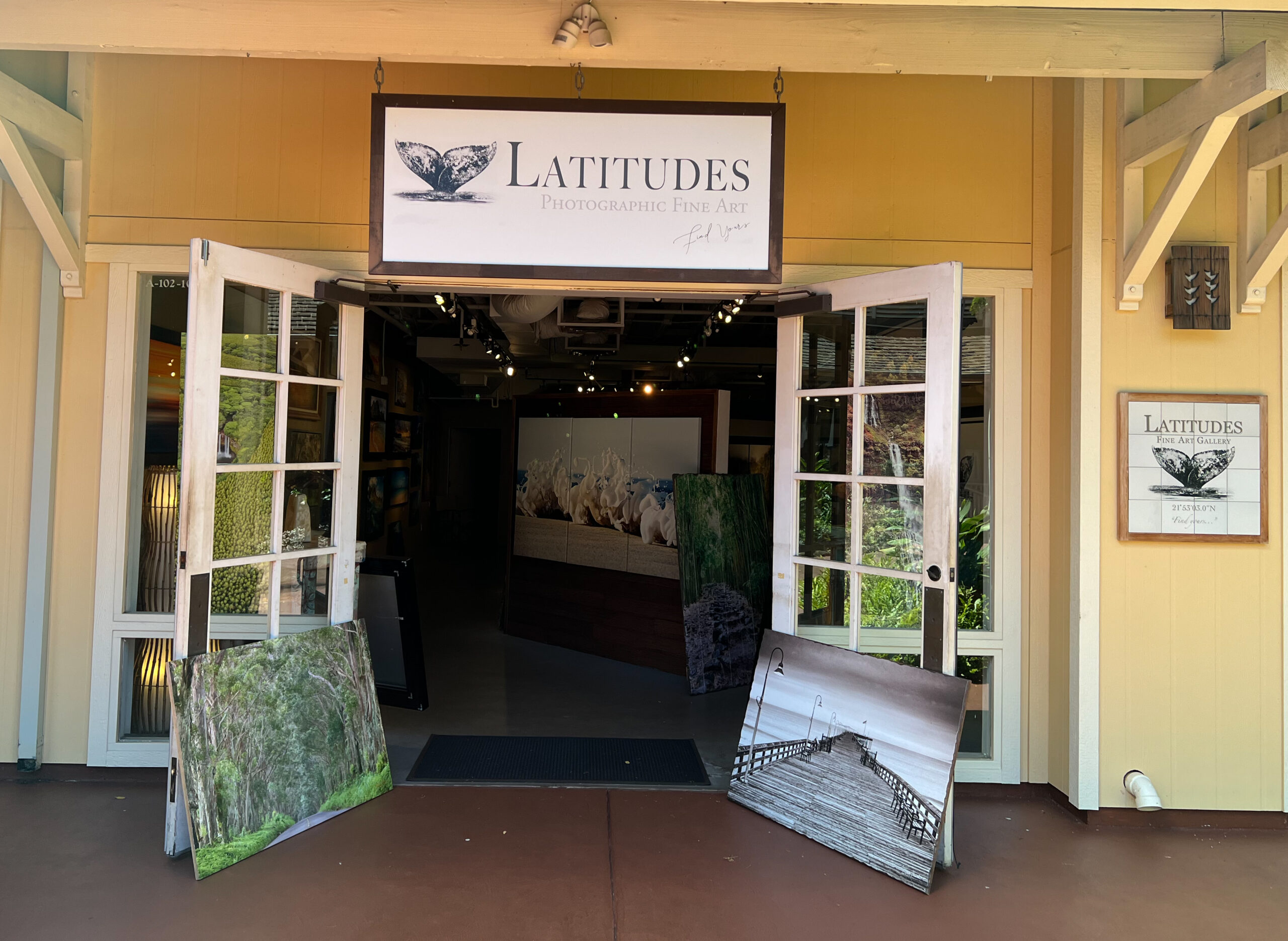 Latitudes Gallery in Poipu on the Island of Kauai