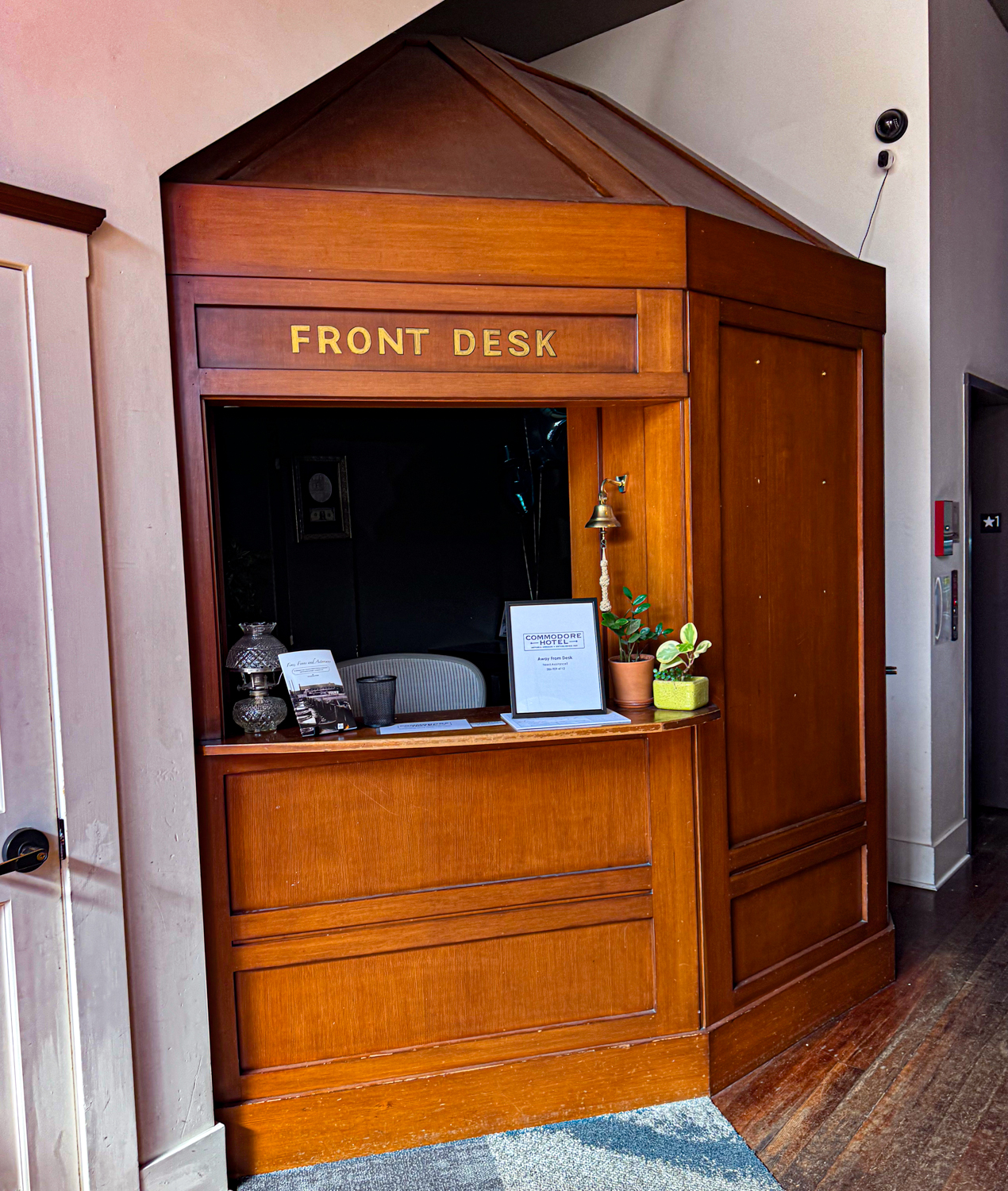 Commodore Hotel Astoria Oregon